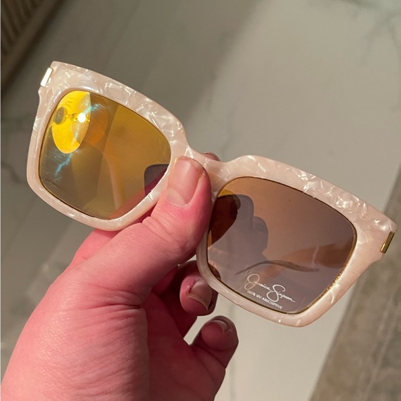 Jessica Simpson Sunglasses - Picture 5 of 9